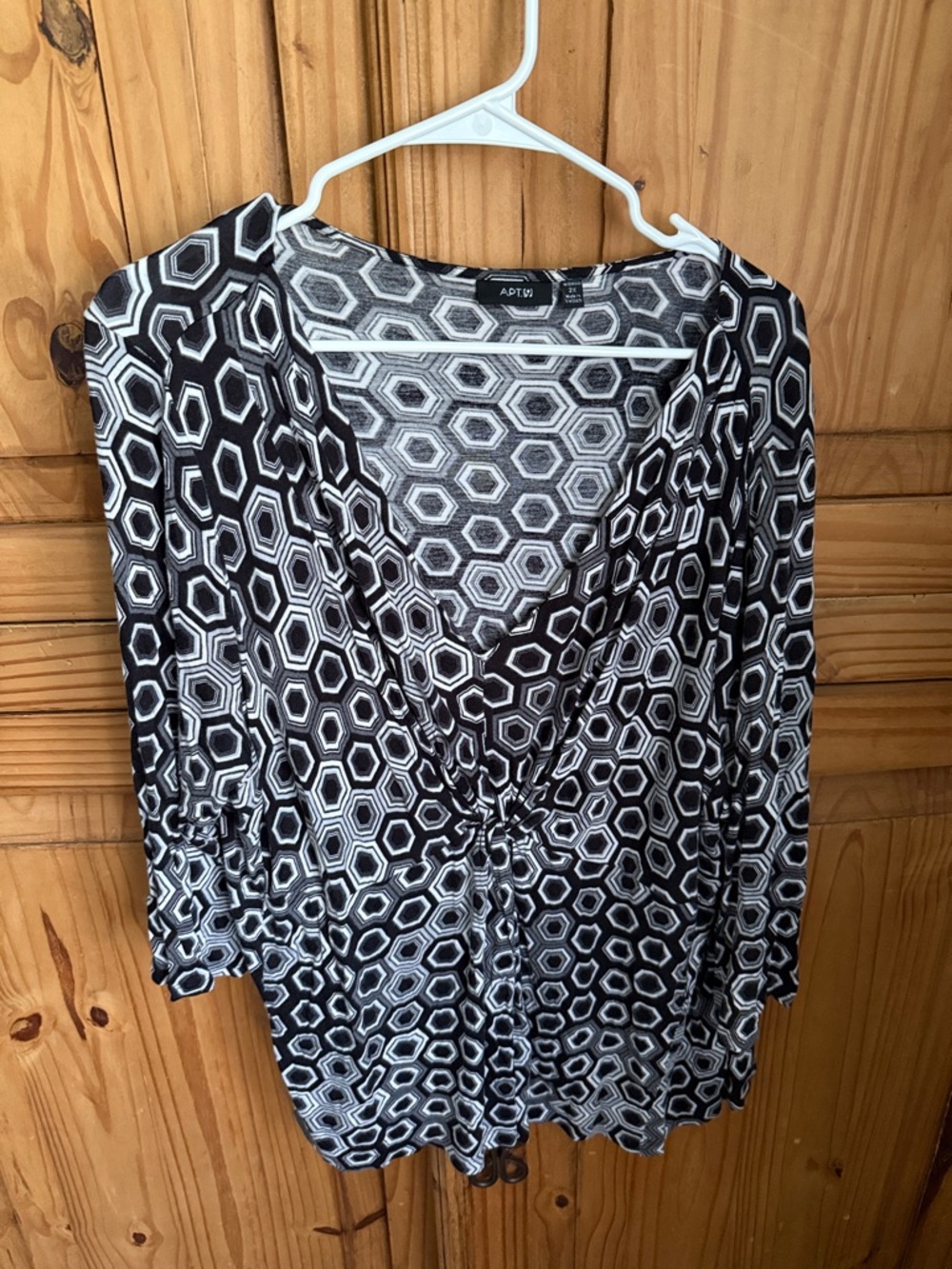Apt. 9 Black & White Hexagon V-Neck Twist Front Tunic Size 2X